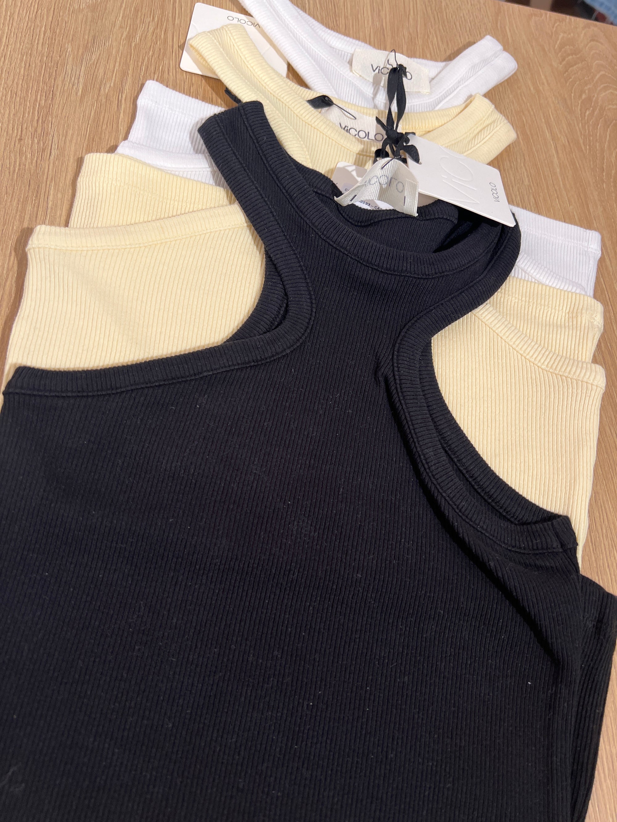 Top Vicolo UAB0050