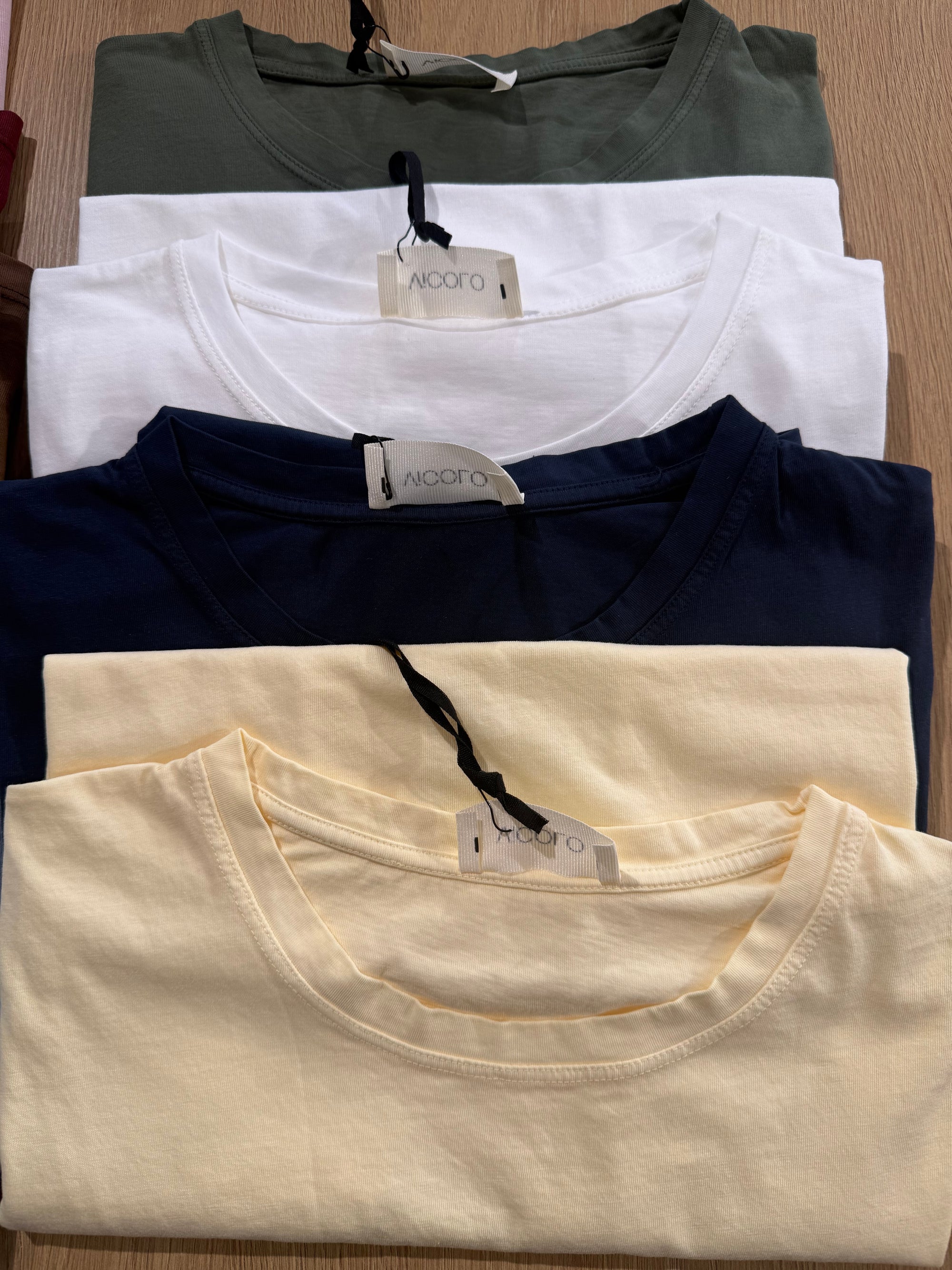 T-shirt Vicolo slim UAB0083