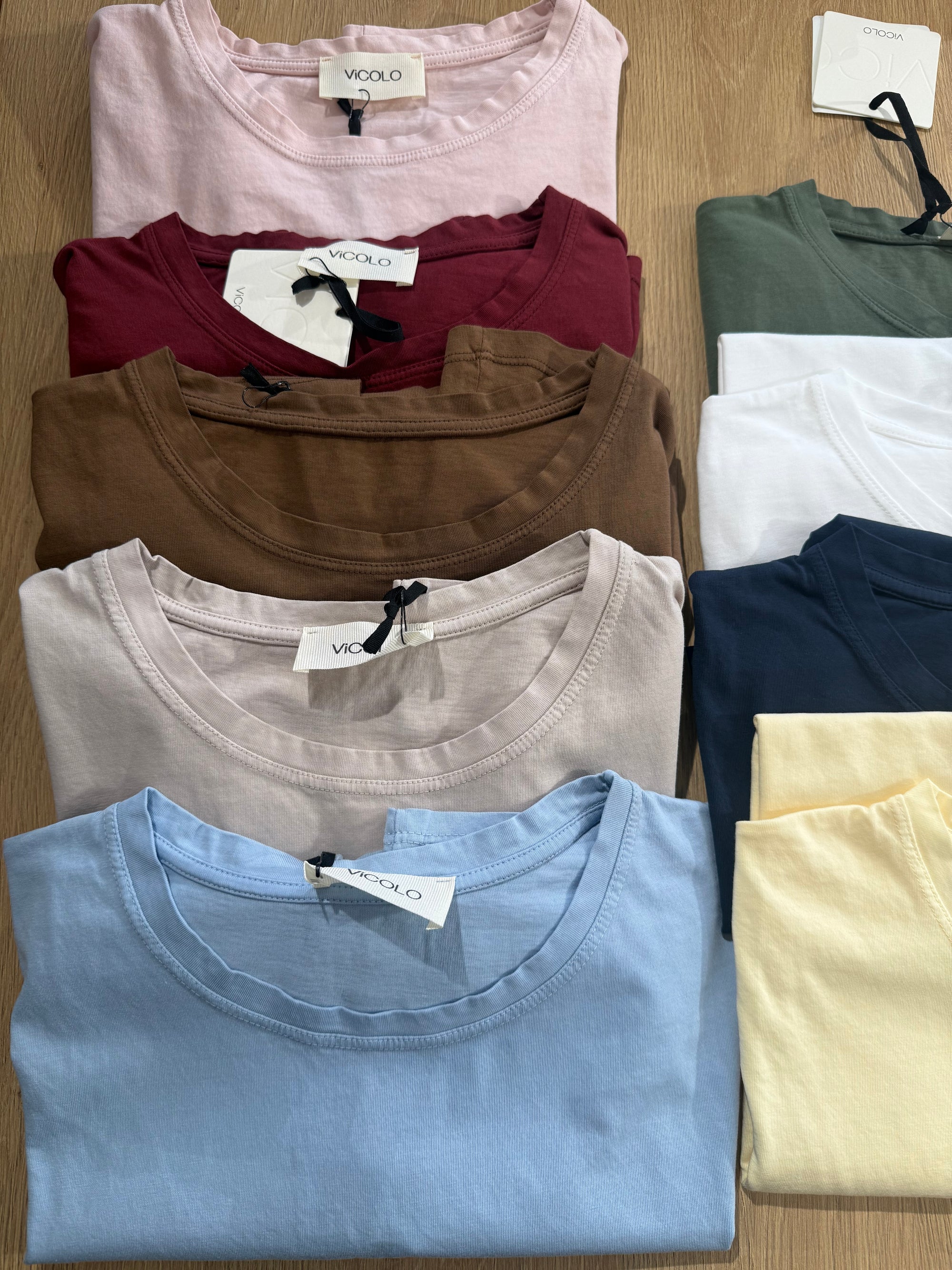 T-shirt Vicolo slim UAB0083